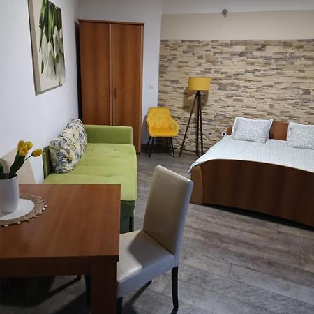 Apartments Jadran 헤르섹 외부 사진